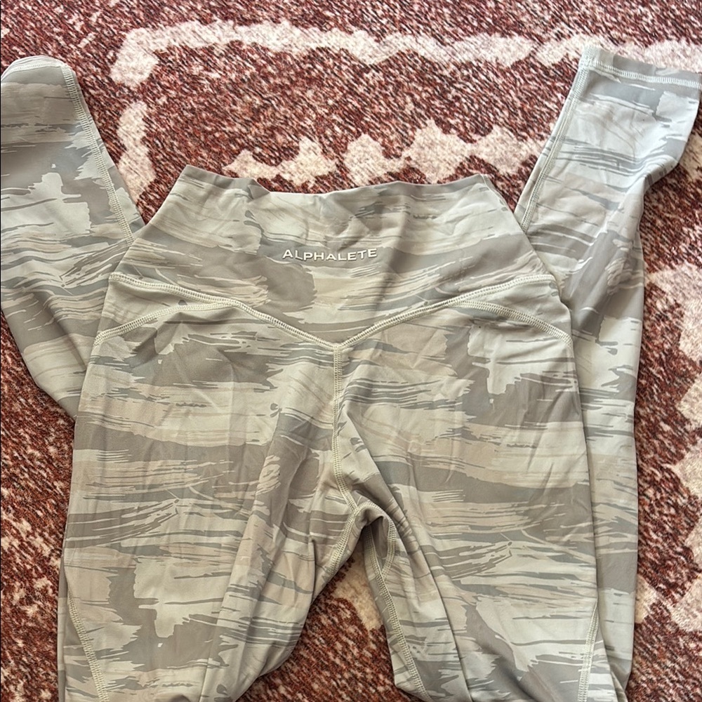 Alphalete Gray Camo Leggings